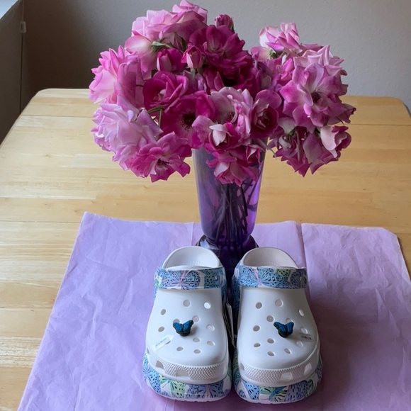 🦋 CROCS CRUSH BUTTERFLY CLOGS 🦋  NWT 🦋 - Picture 4 of 16